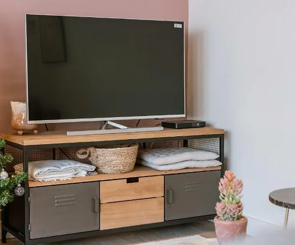 Beautiful And Charming Nearby Мініготель Остенде