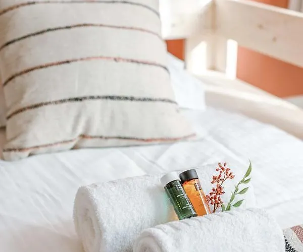 Beautiful And Charming Nearby