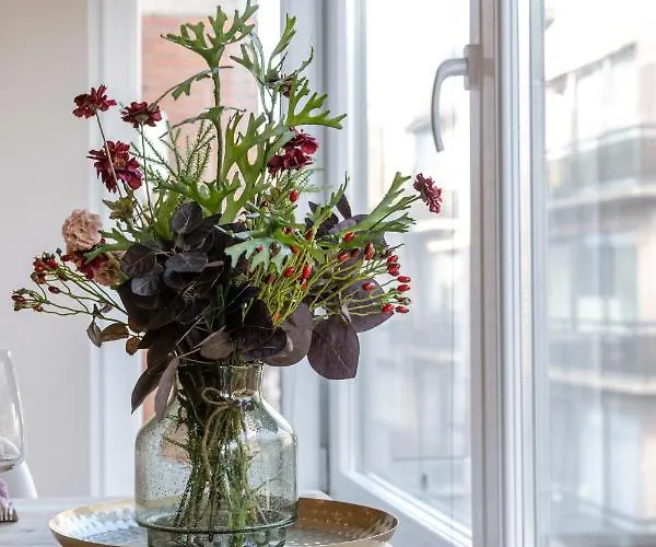 Beautiful And Charming Nearby Мініготель *