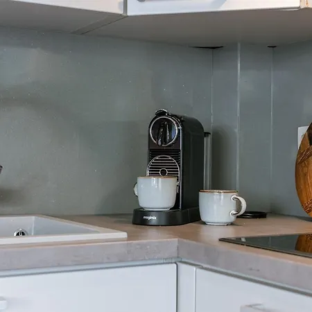 Beautiful And Charming Nearby