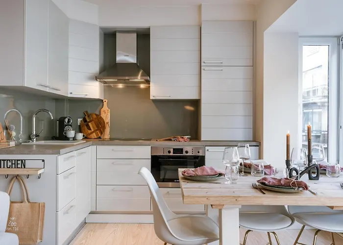 Beautiful And Charming Nearby *